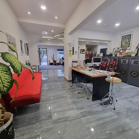 Artrock Residence Изола Екстериор снимка