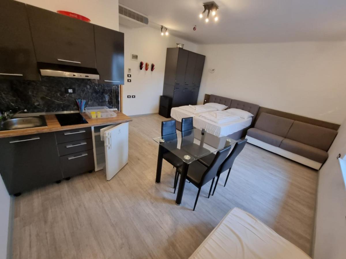 Artrock Residence Изола Екстериор снимка