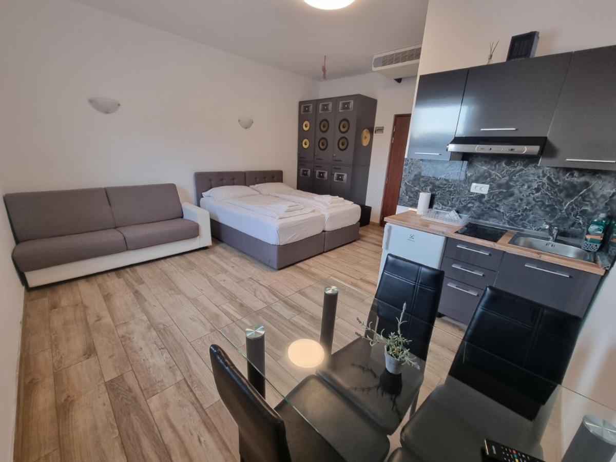 Artrock Residence Изола Екстериор снимка