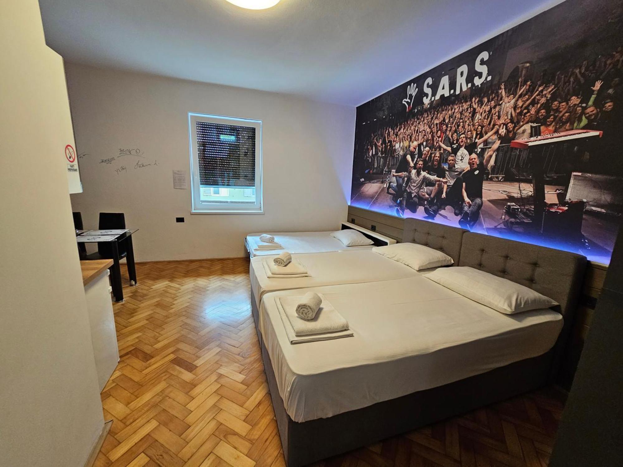 Artrock Residence Изола Екстериор снимка